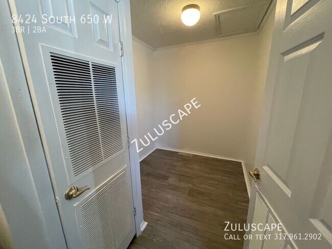 Building Photo - Half Off First Month Rent! 8424 s. 650W / ...