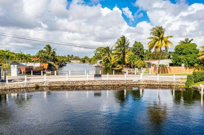 Building Photo - 2856 NW 10th Ave