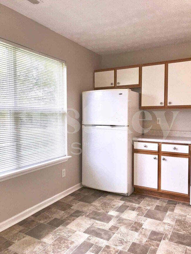 Building Photo - 12 Amelia Park Dr