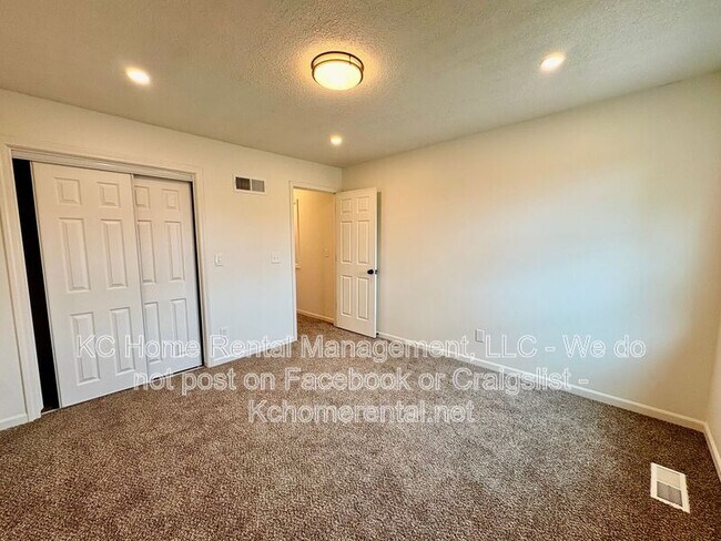 Building Photo - 307 E Main St