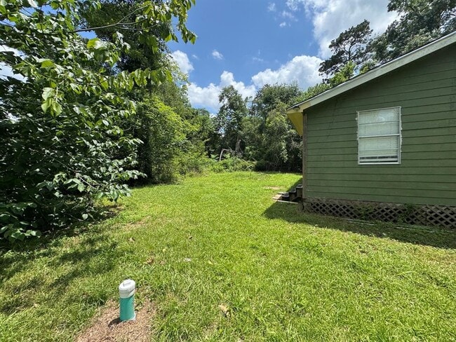 Building Photo - 979 Hillbilly Heaven Rd