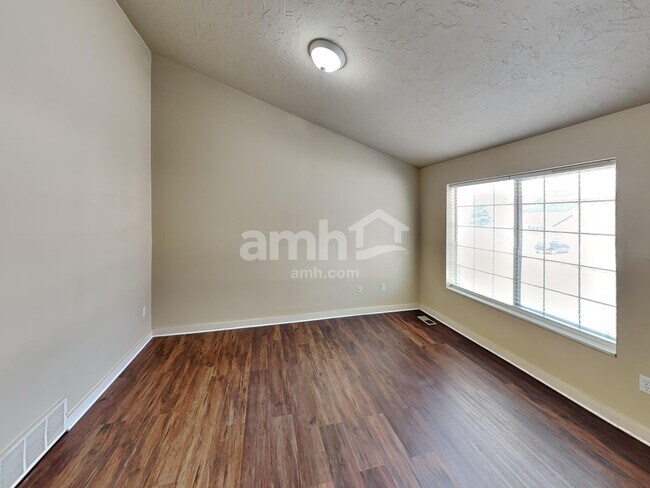 Building Photo - 339 W 2450 N