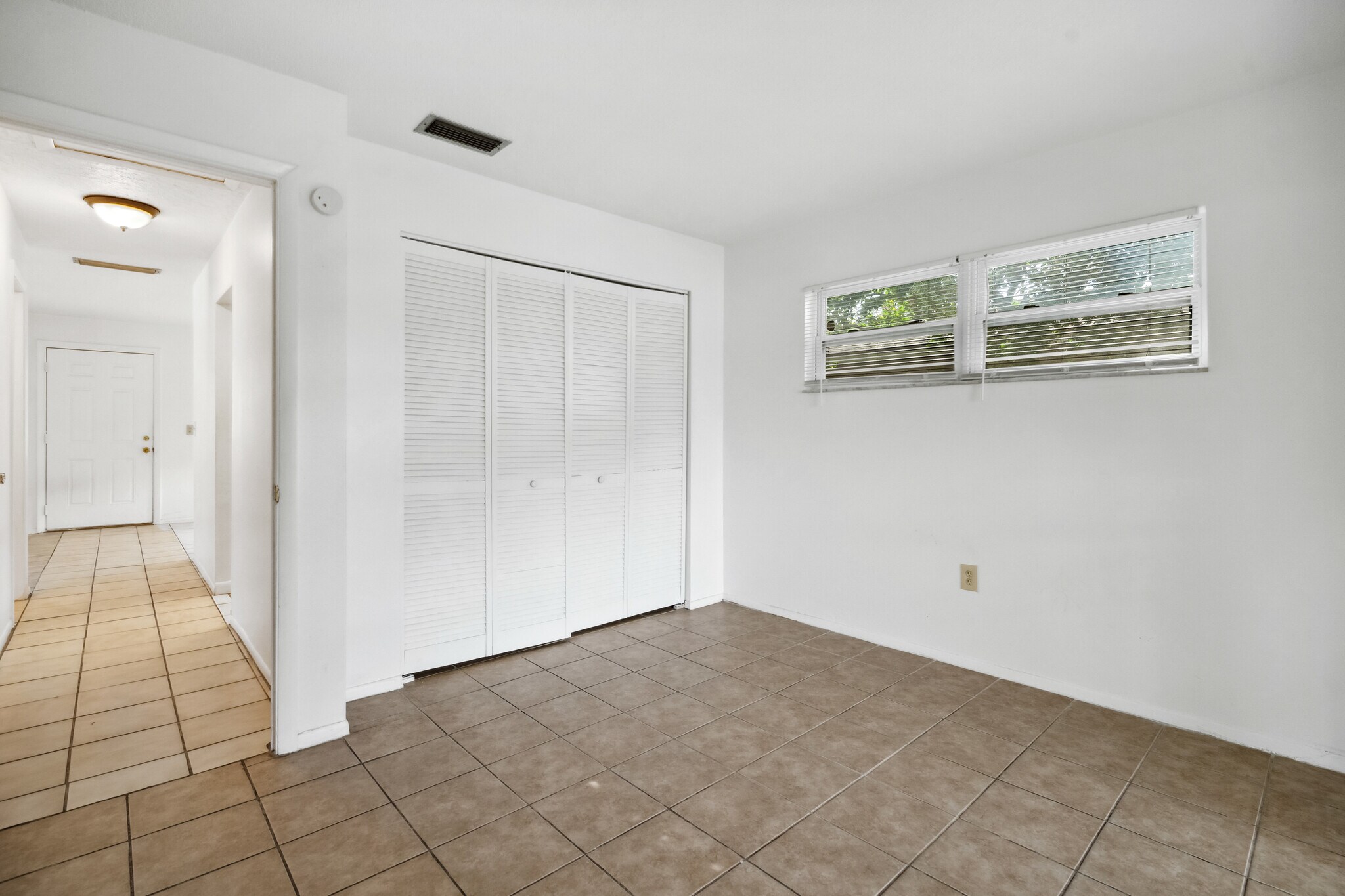Building Photo - 1108 Amble Ln