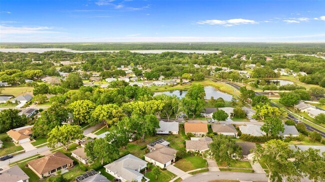 Building Photo - 1218 Gillespie Dr N