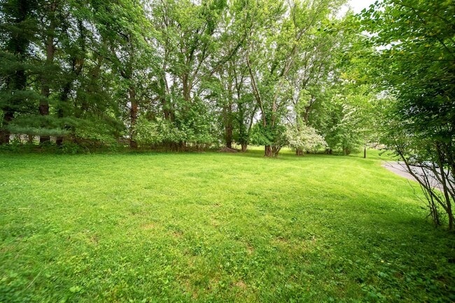 Building Photo - 119 Lake Terrace Dr