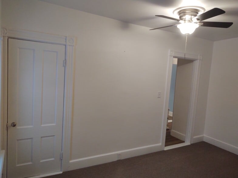 LIVING ROOM - 99 Madison St