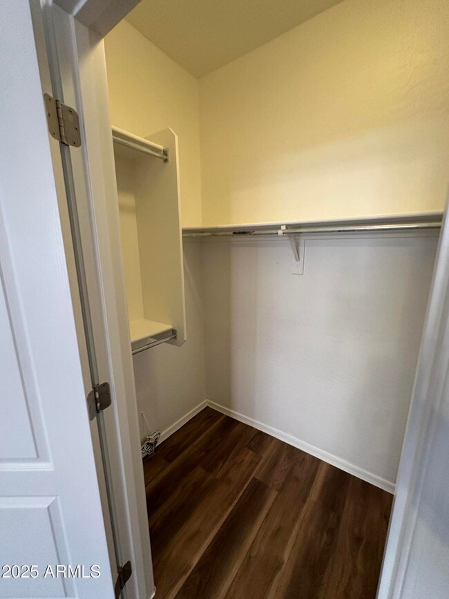 Building Photo - 1015 S Val Vista Dr