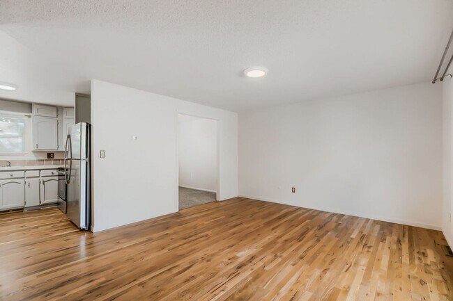 Building Photo - 4298 Sumac Ct