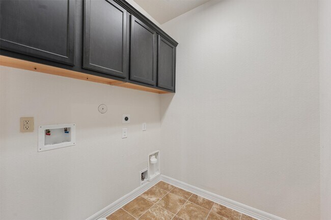 Building Photo - 13217 Green Hills Dr