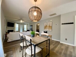 Building Photo - 16 Summit Commons Ct