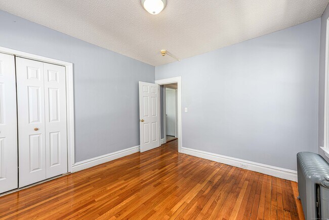 Building Photo - 1005 Whalley Ave
