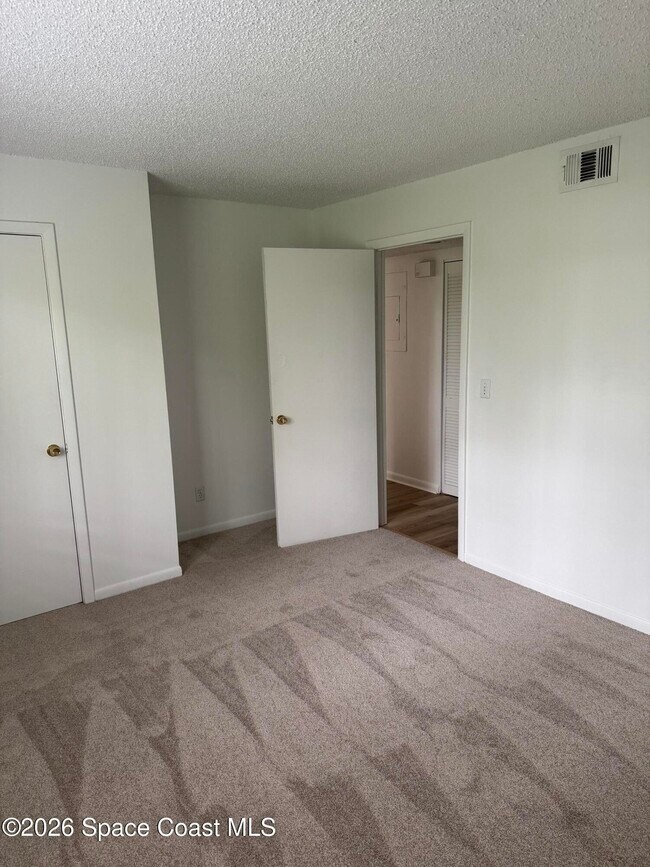 Building Photo - 421 Mercury Ave SE