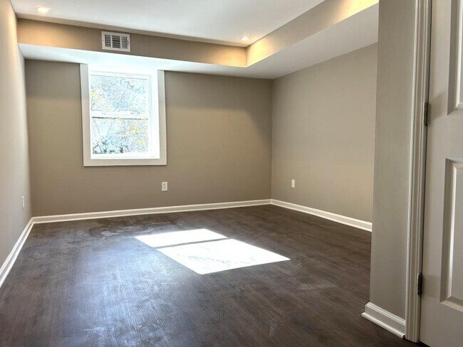 Building Photo - 1267 Arborvista Dr NE