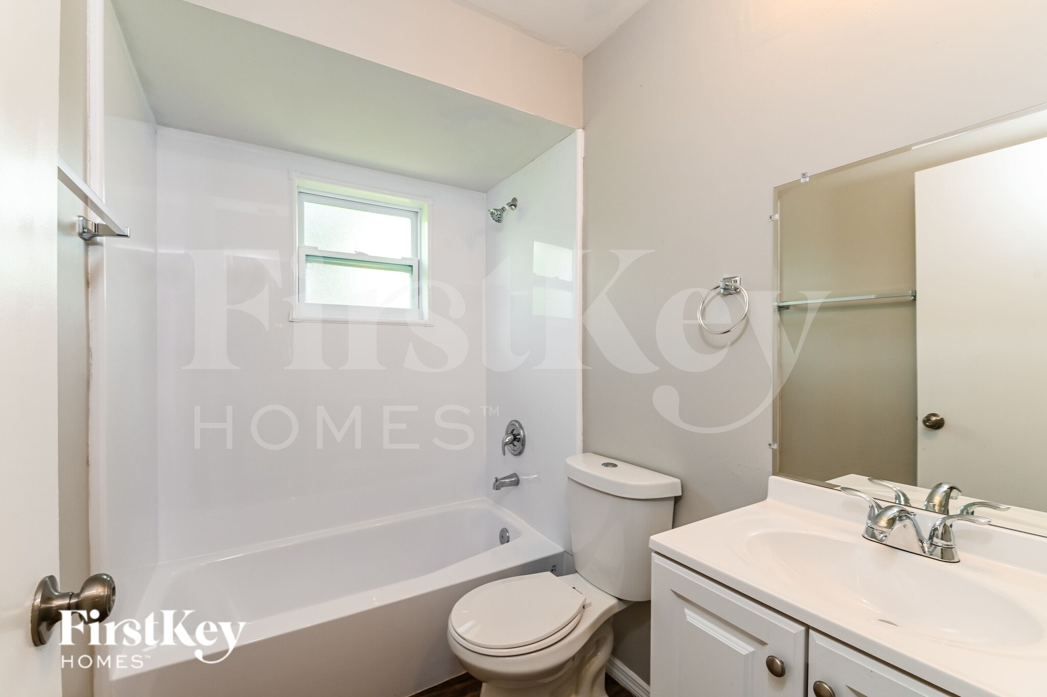 Building Photo - 2128 SE 3rd Terrace