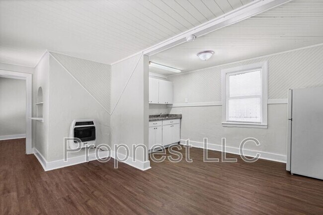 Building Photo - 1306 Carr Ave