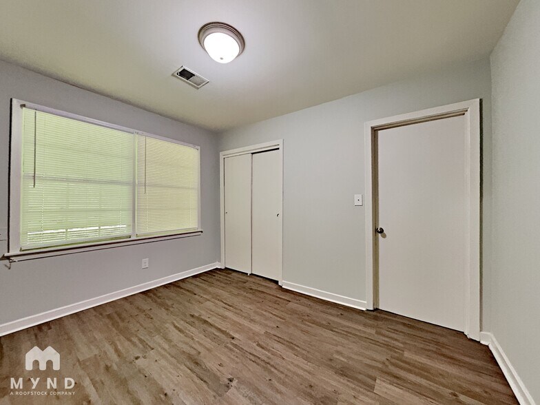 Building Photo - 108 Winnetka Way