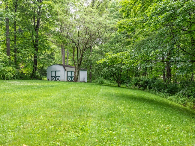 Building Photo - 7 Owls Nest Ln