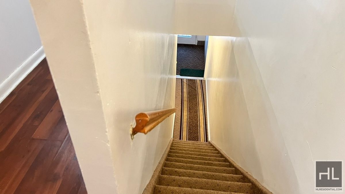 Building Photo - 405 Halsey St