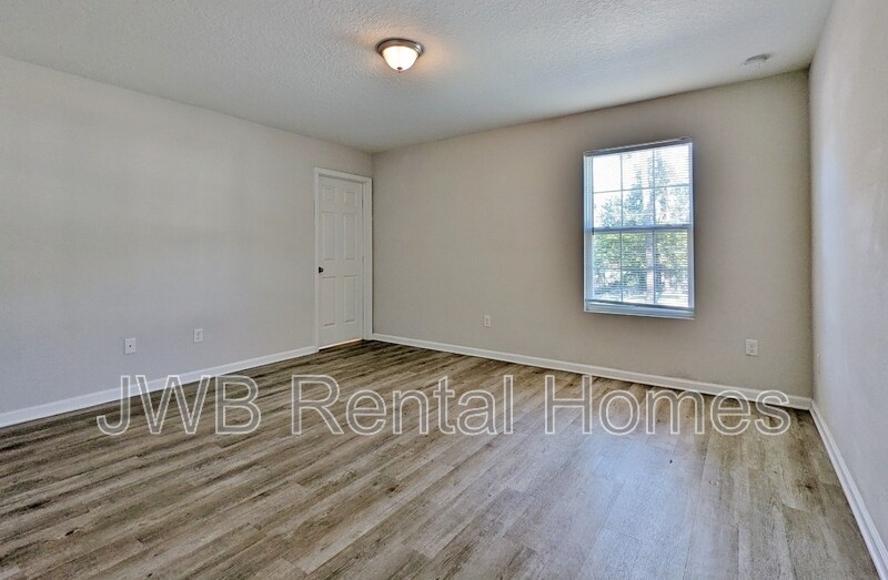 Building Photo - 8726 Dandy Ave