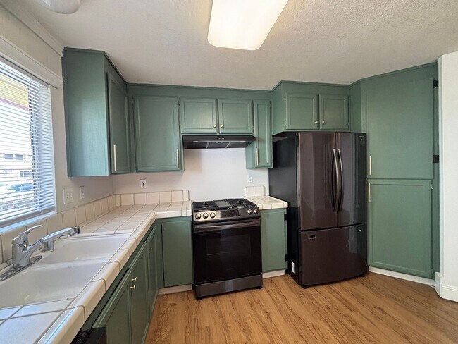 Building Photo - 374 Aaron Cir