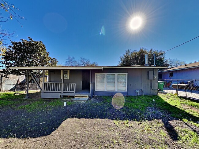 Building Photo - 1611 La Manda Blvd