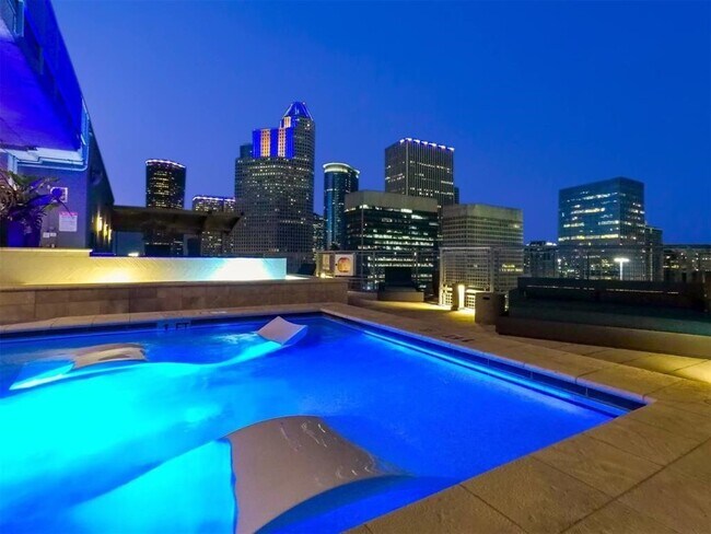 Building Photo - 2000 Bagby St