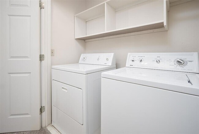 Building Photo - 336 Lariat Cir