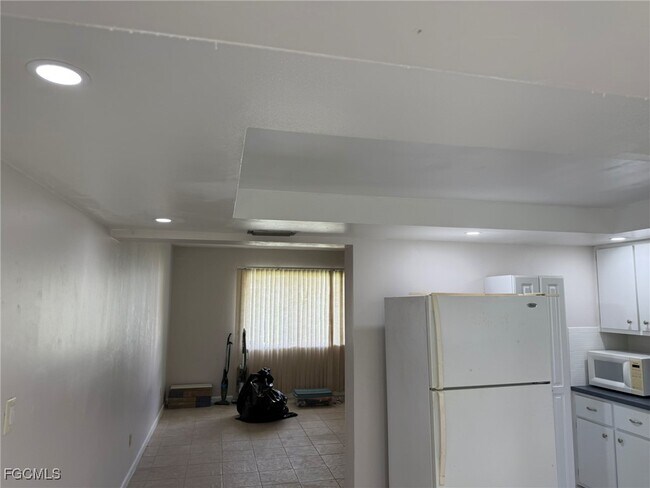 Building Photo - 343 Joel Blvd