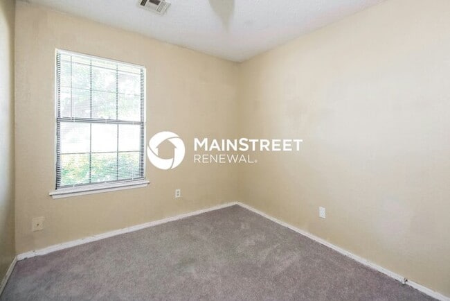 Building Photo - 4 Bedroom Pet-Friendly Home in Oklahoma City, OK with Main Street Renewal