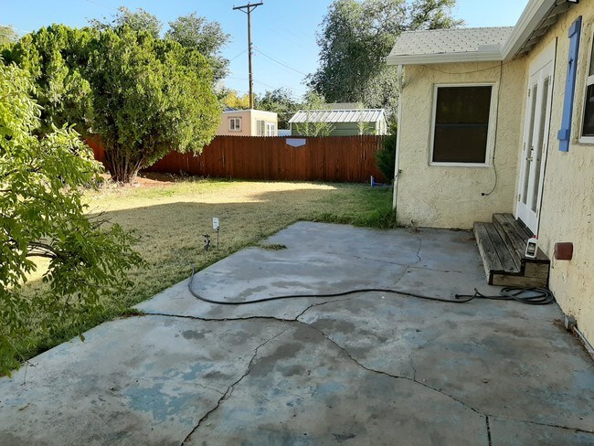 Building Photo - 808 Carlisle Blvd NE