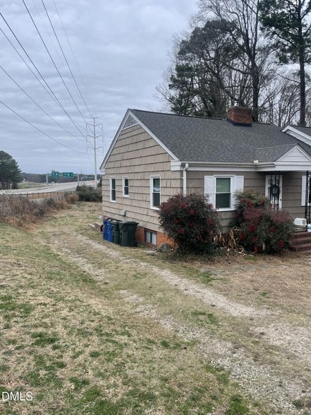 Building Photo - 901 Marilyn Dr