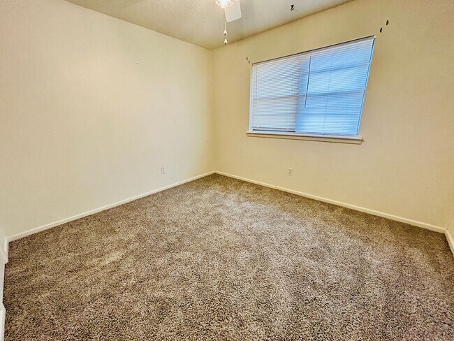 Building Photo - 4914 57th St