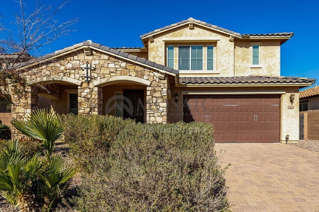 Building Photo - 2464 E Hazeltine Way