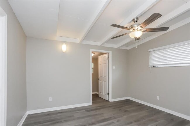 Building Photo - 800 62nd Pl S