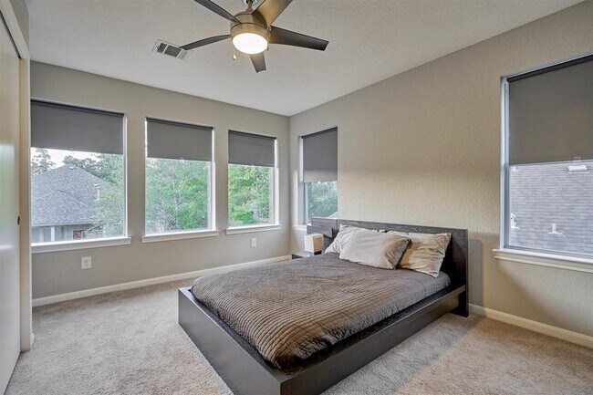 Building Photo - 131 Zephyr Bend Pl