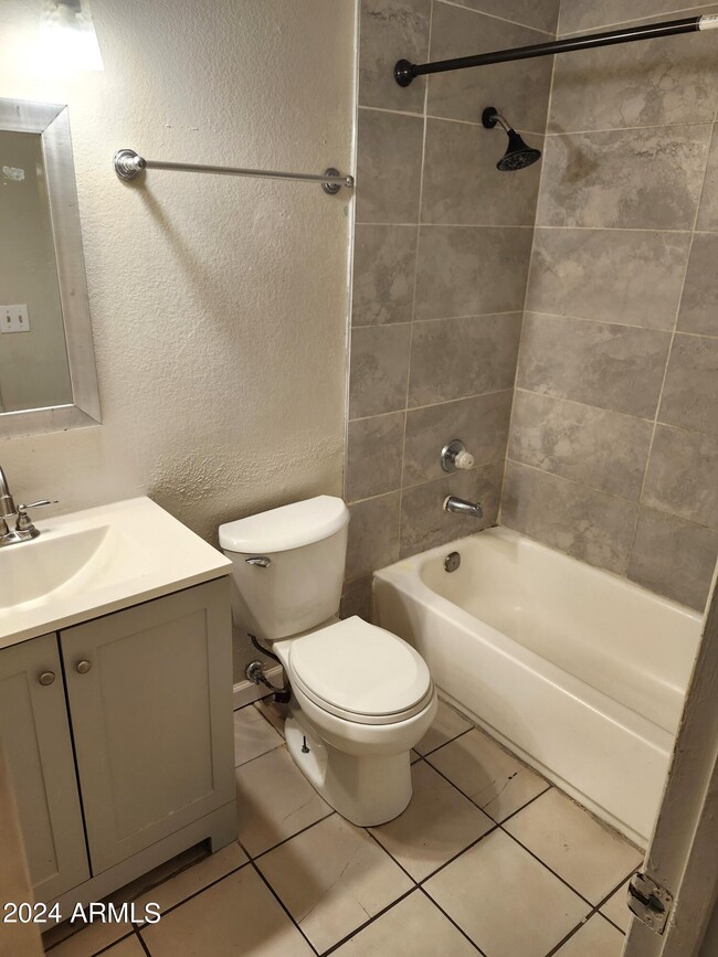 Building Photo - 5844 N 48th Ave