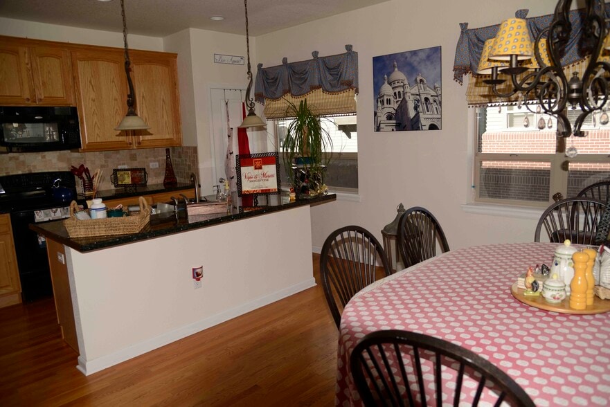 Building Photo - 443 S Quay St