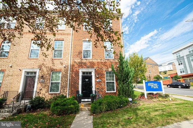 Building Photo - 950 Mississippi Ave SE