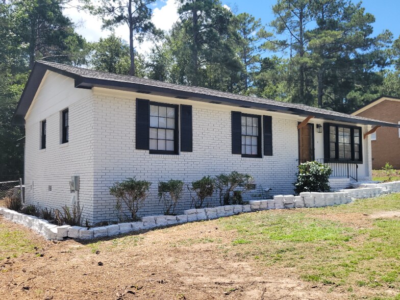 Building Photo - 3567 Kingsview Dr