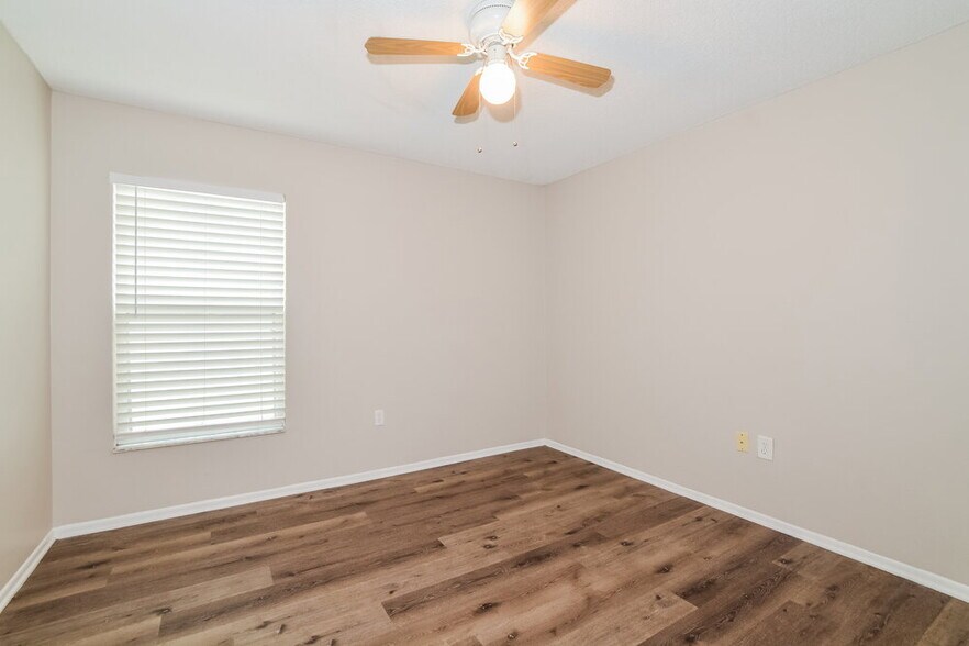 Building Photo - 3137 Holland Dr