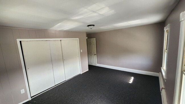 Building Photo - 3 bedroom 1 bathroom