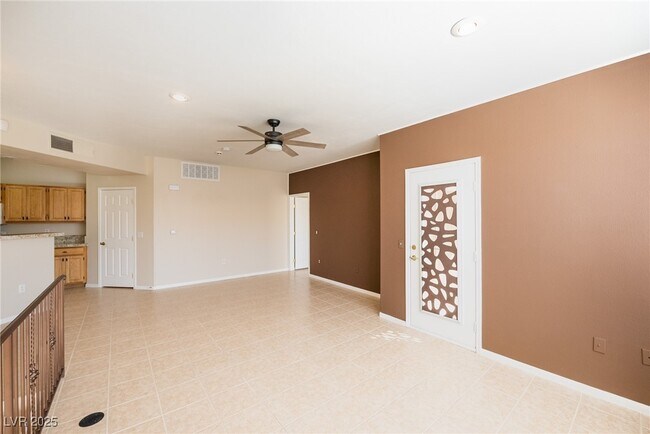 Building Photo - 8555 W Russell Rd