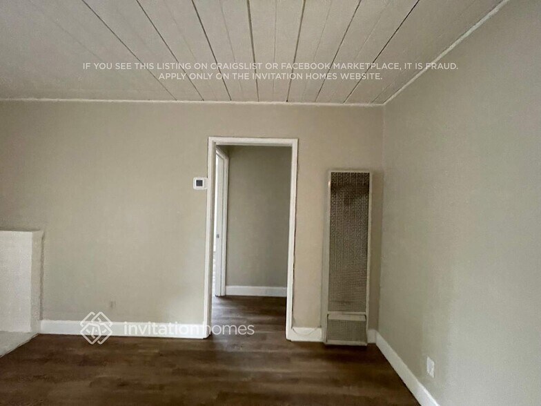 Building Photo - 2816 Glenside Dr