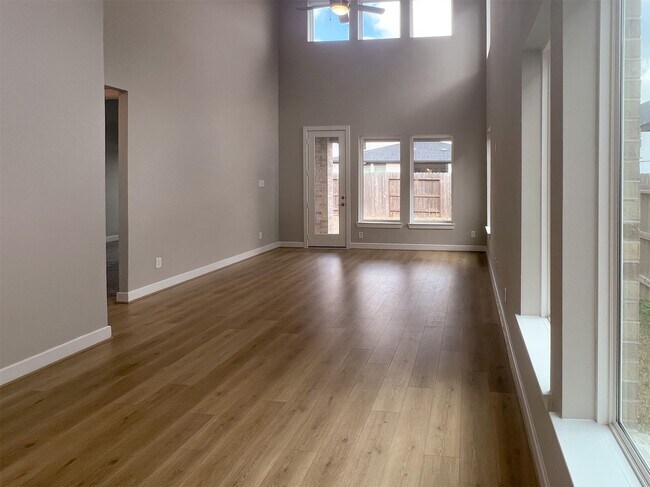 Building Photo - 21818 Fitzroy Mnr Ln