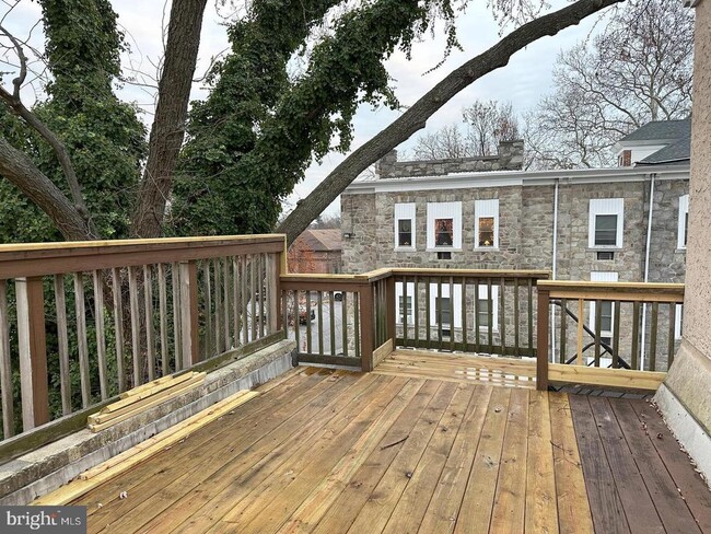 Building Photo - 31 Logan Ave