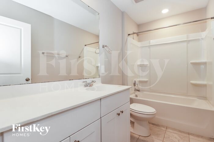 Building Photo - 569 Merrywood Dr