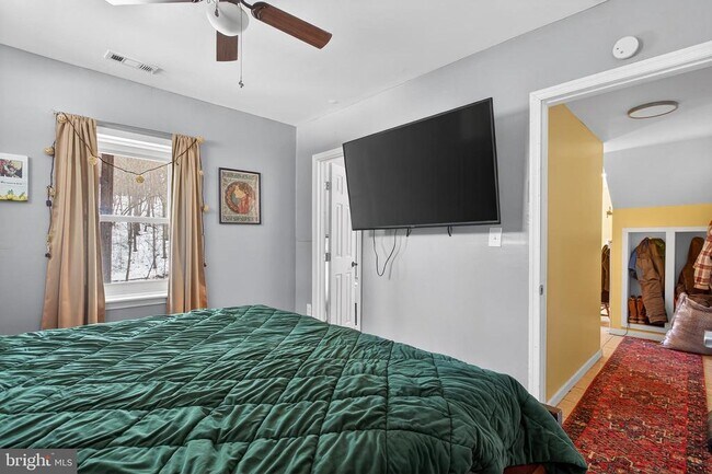 Building Photo - 1238 Logger Dr