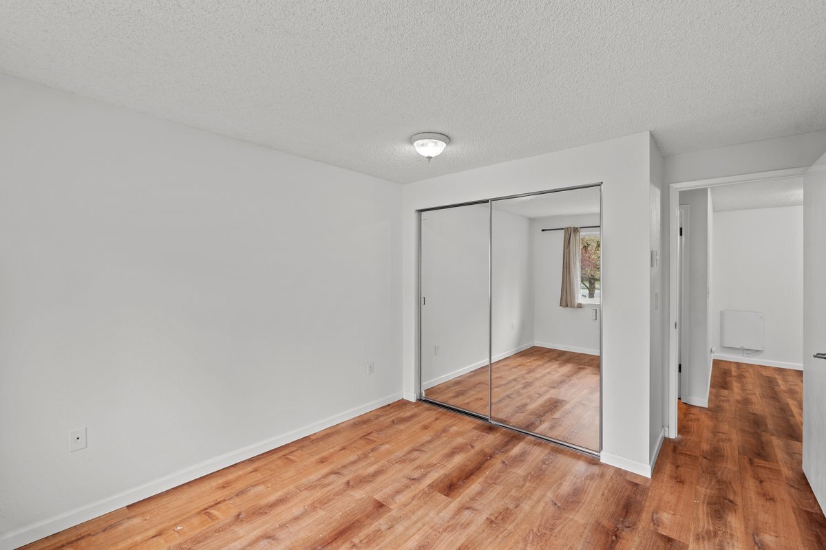 Building Photo - 1150 NE Sunset Blvd