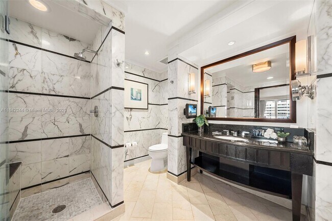 Building Photo - 4391 Collins Ave