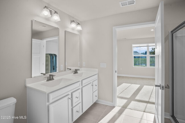 Building Photo - 3111 Edgehill Dr